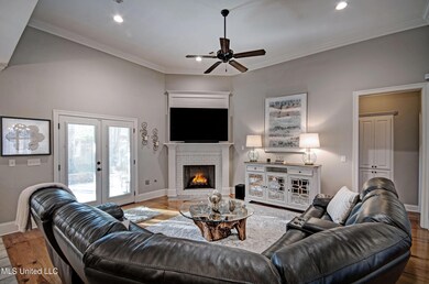 Sweetbriar Circle Family Room 3