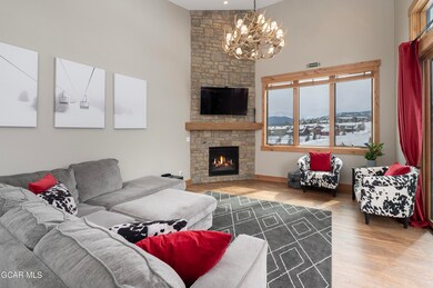Spacious Living (2)