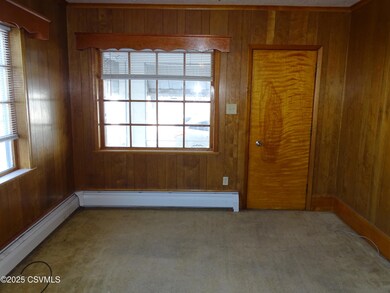 1128 W Arch St, Coal Township, PA 17866 - photo 4