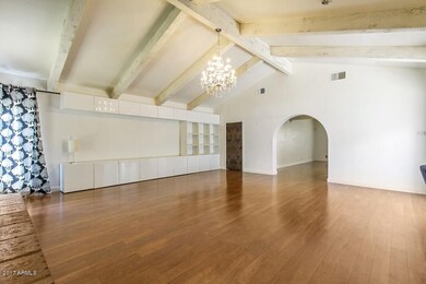 VAULTED CEILING WITH BEAMS