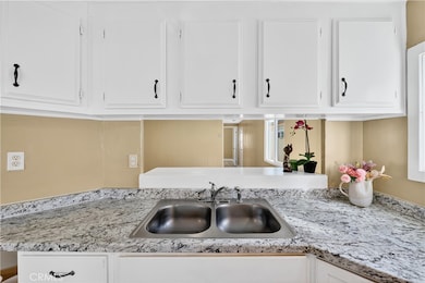 6656 E Rosecrans Ave unit N12, Compton, CA 90221 - photo 7