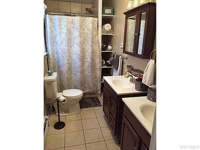 Master Bath/Spa.