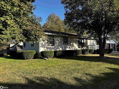 901 S Mathew St, Shenandoah, IA 51601 - photo 2