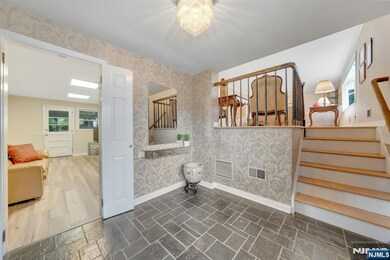 45 Longview Ct, Paramus, NJ 07652 - photo 4