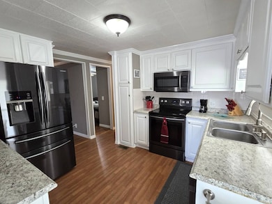 751 10th St E unit 307, Palmetto, FL 34221 - photo 2