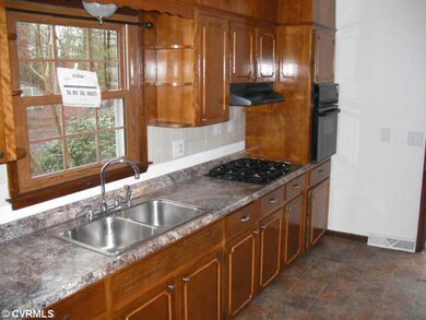 6326 Mt Airy Dr, Ruther Glen, VA 22546 - photo 4