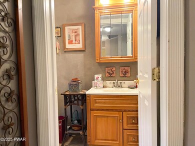 173 Conashaugh Trail, Milford, PA 18337 - photo 7