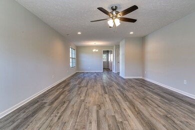 270 Hunt St, Manchester, TN 37355 - photo 4