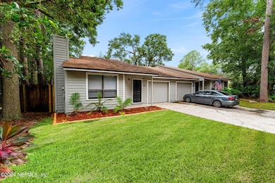 6624 Wellington Place Ln, Jacksonville, FL 32216 - photo 2