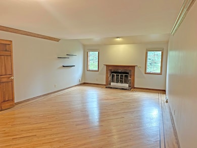 920 Oakwood Ln unit B, Brookfield, WI 53045 - photo 4