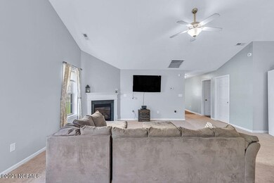 321 Providence Dr, Jacksonville, NC 28546 - photo 6