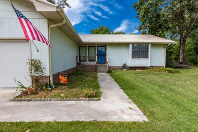 7303 Shamrock Ln-4