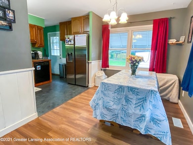 521 Beechwood St, Lansing, MI 48910 - photo 5