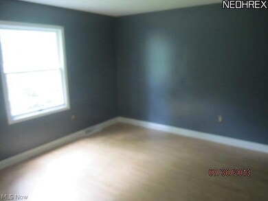 533 Cove Beach Ave, Sheffield Lake, OH 44054 - photo 6