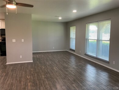 1011 W 126th St S, Jenks, OK 74037 - photo 7
