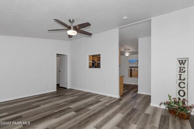 005_Living Room