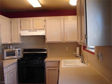 All appliances stay even counter microwave.