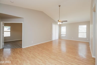 003-photo-living-room-8212447