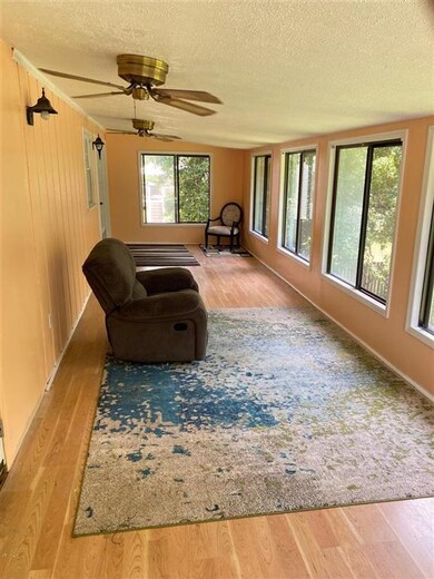 enclosed porch/sunroom