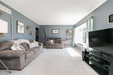 5034 Broadview Dr SE, Cedar Rapids, IA 52403 - photo 5