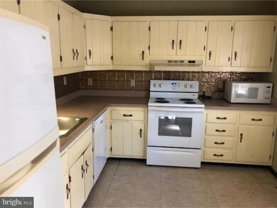 309 Maple Rd, Mount Laurel, NJ 08054 - photo 3