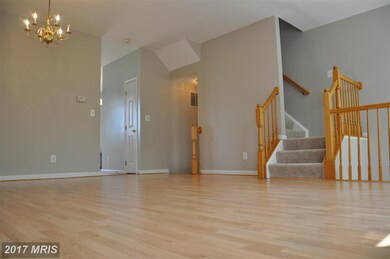 2552 James Madison Cir, Herndon, VA 20171 - photo 2