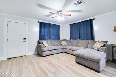 5-web-or-mls-102 E Betty St-4