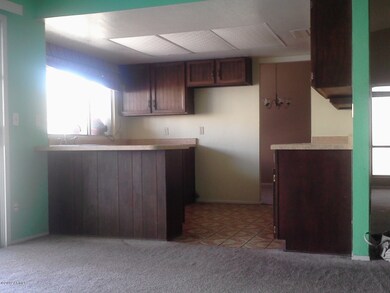Kitchen Photo 2