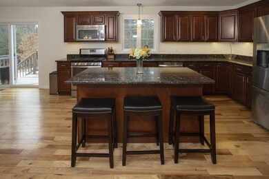 Island for eating & entertaining!