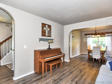 NEW! Lux, 'Wood Plank' Vinyl Flooring throughout d