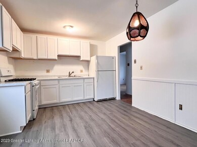 1310 Mark Twain Dr, Lansing, MI 48911 - photo 4