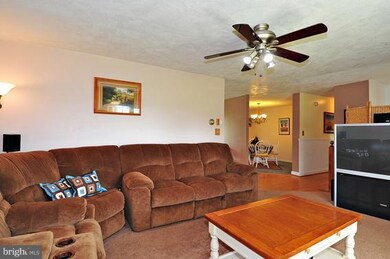 405 Heath Dr, Sykesville, MD 21784 - photo 2