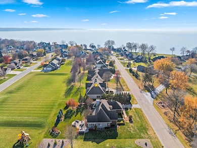 N8426 N Shore Rd, Menasha, WI 54952 - photo 5