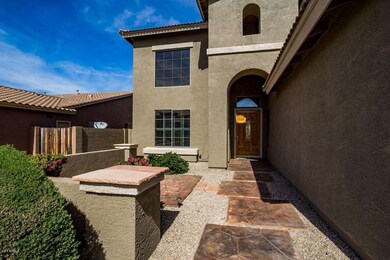 entrance1-3670 E Ravenswood