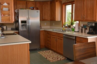 Bright & Beautiful kitchen! Stainless Steel Applia