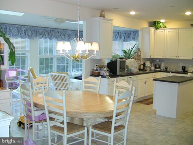 42457 Unicorn Dr, Chantilly, VA 20152 - photo 4