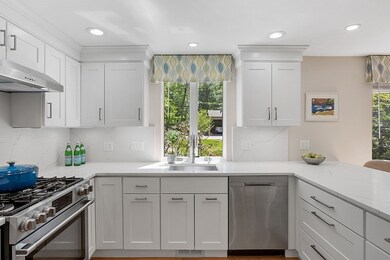 154 Chestnut Cir, Lincoln, MA 01773 - photo 5