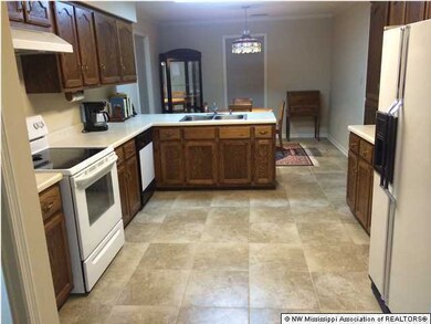 112 N Parkway St, Hernando, MS 38632 - photo 7