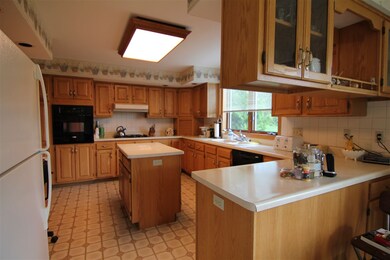 5679 Concord Dr, Fitchburg, WI 53575 - photo 6