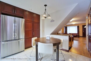 (7) KITCHEN