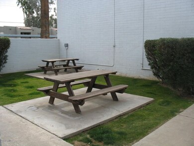 721 E Montebello Ave unit 110, Phoenix, AZ 85014 - photo 7