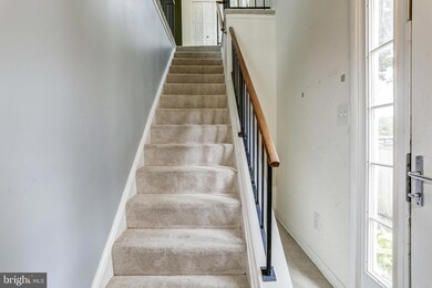 20193 Locustdale Dr, Germantown, MD 20876 - photo 2