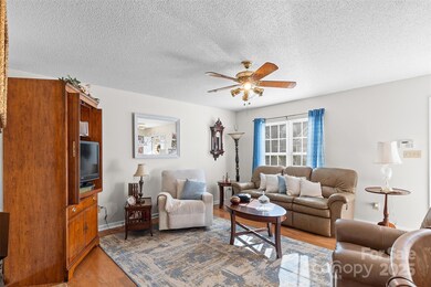 1553 16th Ave NE unit 7, Hickory, NC 28601 - photo 4