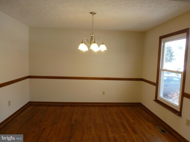 8107 Arrowhead Ct, Frederick, MD 21702 - photo 6