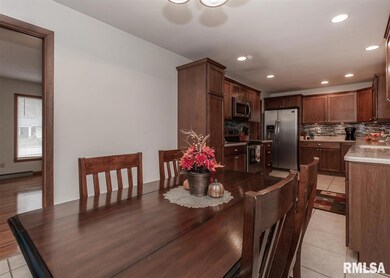 2118 Olympia Dr, Bettendorf, IA 52722 - photo 7