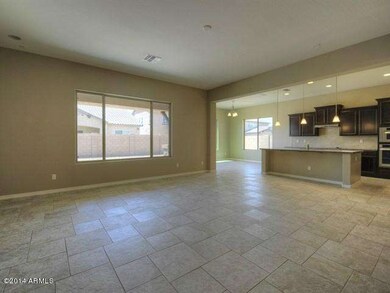 005_Living Room - Kitchen