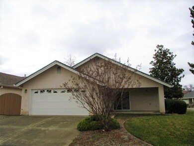 #043-734045 CAPISTRANO WALK SIDE-GARAGE