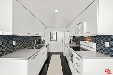 1221 N Kings Rd unit 207, West Hollywood, CA 90069 - photo 3