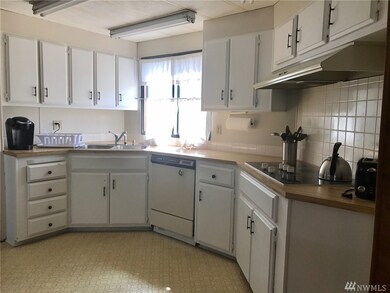 2390 Sparrow Loop, Kelso, WA 98626 - photo 4