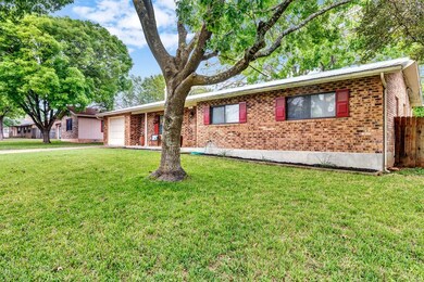 701 Kristofer St, Fredericksburg, TX 78624 - photo 4